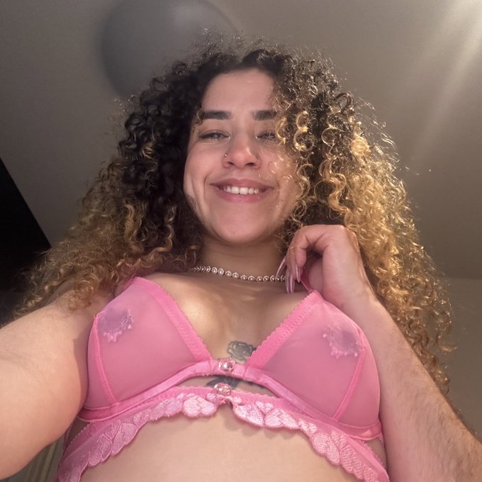 1 pic. happy Tuesday ? https://t.co/V9y1VOZXao