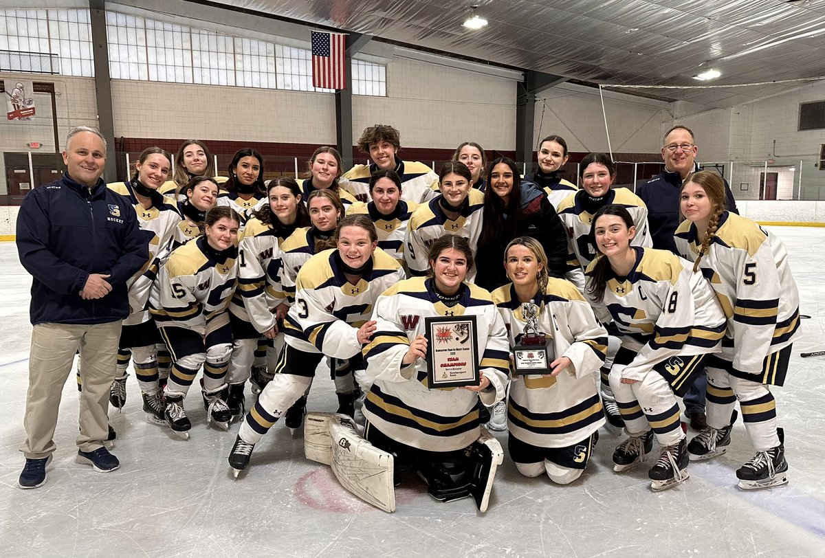 1-1 Tie in regulation vs Pope Francis in the Newburyport Tourney. Won the tourney in a shootout! Paige O’Donnell 🚨Blaire Fay 🍏in regulation.Blaire and Paige scored in the shootout and Strongest Link Adrianna Boucher 17 saves stoned them in the shootout! 
Blaire Fay Tourney MVP!