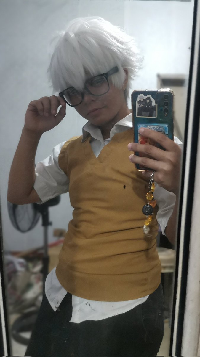 DestinyXIII_Art's tweet photo. my contribution to #nerdjo since i once again don't have time to cook more art recently (lowkey just cooking cosplays) 

#GojoSatoru #JujutsuKaisen #cosplay https://t.co/6K3nLKdnts