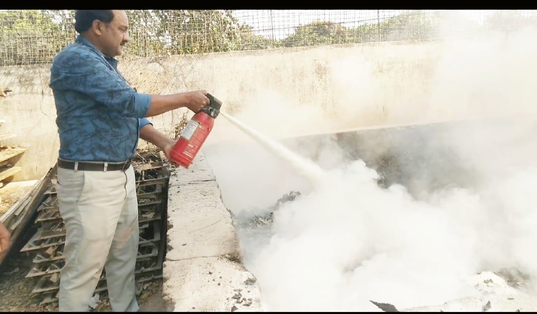 sritatp's tweet image. Empowering Safety! SRIT Engineering College's NSS Unit conducts successful Fire Safety Awareness Program! #FireSafetyAwareness #SafetyFirst #NSSUnit #SRITEngineeringCollege