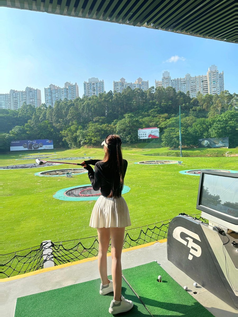 KimchiPrincesso's tweet photo. 주말의 첫 햇살을 맞이하고, 골프 공을 휘두르며, 삶의 상쾌한 아침을 즐기세요. 정말 아름답습니다. ⛳assi#여가의 즐거움 https://t.co/mYtymqlz0e