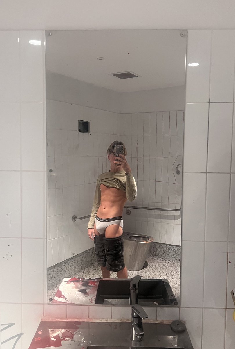 SamYoungOF's tweet photo. so many public toilets to explore👀 https://t.co/wLKNkBFfw0