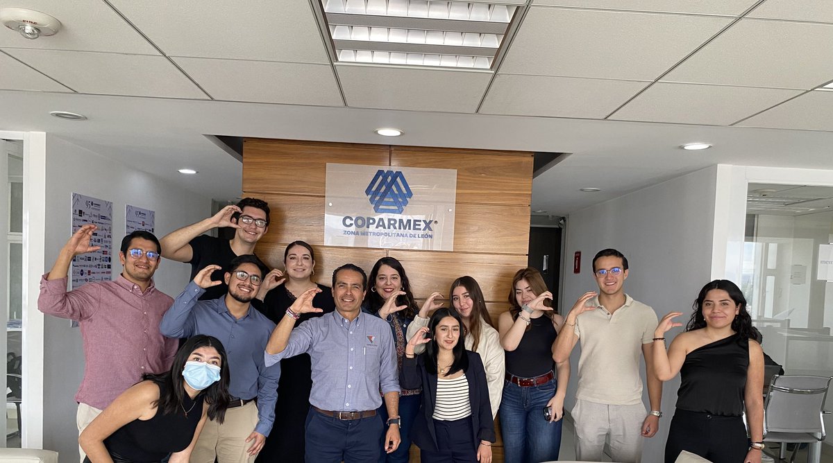 CoparmexZMLeon's tweet photo. ✨ ¡Los jóvenes son el presente y futuro de nuestro estado! ✨

Hoy tuvimos una reunión con los Capítulos Universitarios de la Comisión de Jóvenes Empresarios. 📚👩🏻🧑🏻
¡Es inspirador ver su energía, compromiso e ideas para transformar nuestro entorno!

En Coparmex León creemos en el poder de la juventud para impulsar un México más fuerte y competitivo. ¡Sigamos construyendo juntos!💪🏻🇲🇽