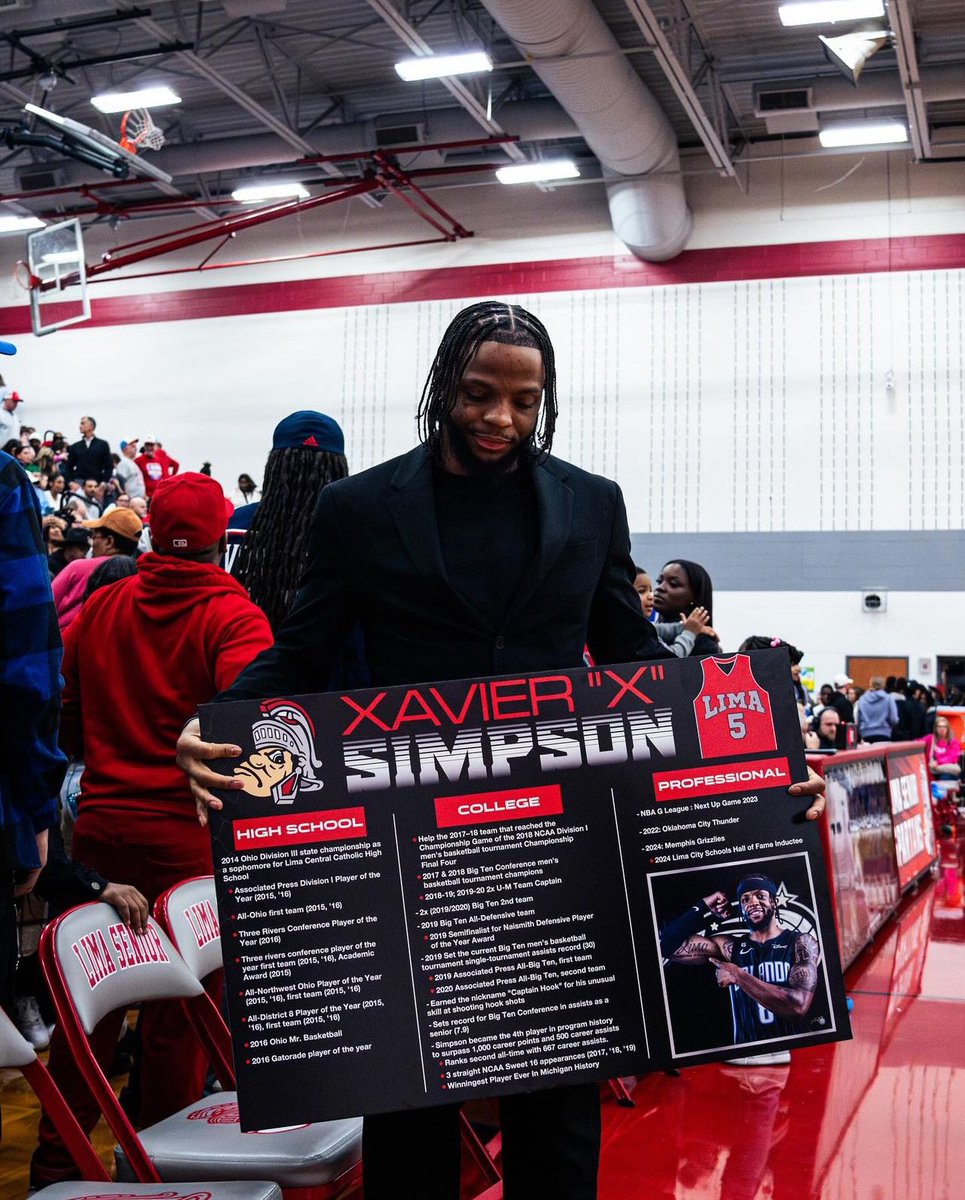 Clayton Sayfie (@csayf23) on Twitter photo Former <a href="/umichbball/">Michigan Men's Basketball</a> standout guard Zavier Simpson had his jersey retired at Lima Senior High School
📸: <a href="/zaviersimpson_3/">Zavier Simpson</a> / IG Former <a href="/umichbball/">Michigan Men's Basketball</a> standout guard Zavier Simpson had his jersey retired at Lima Senior High School
📸: <a href="/zaviersimpson_3/">Zavier Simpson</a> / IG