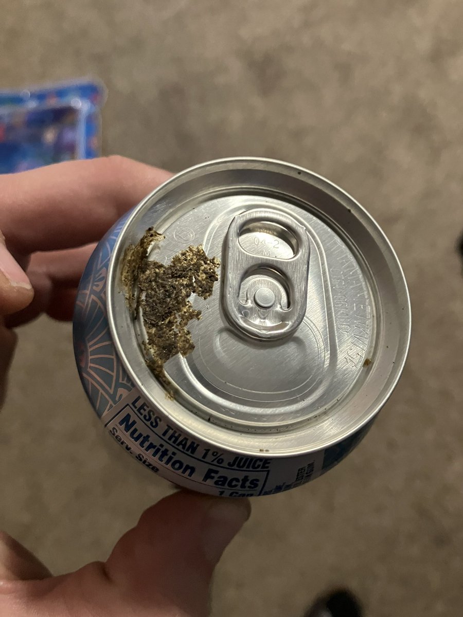 The out of pocket Giraffe tweet media