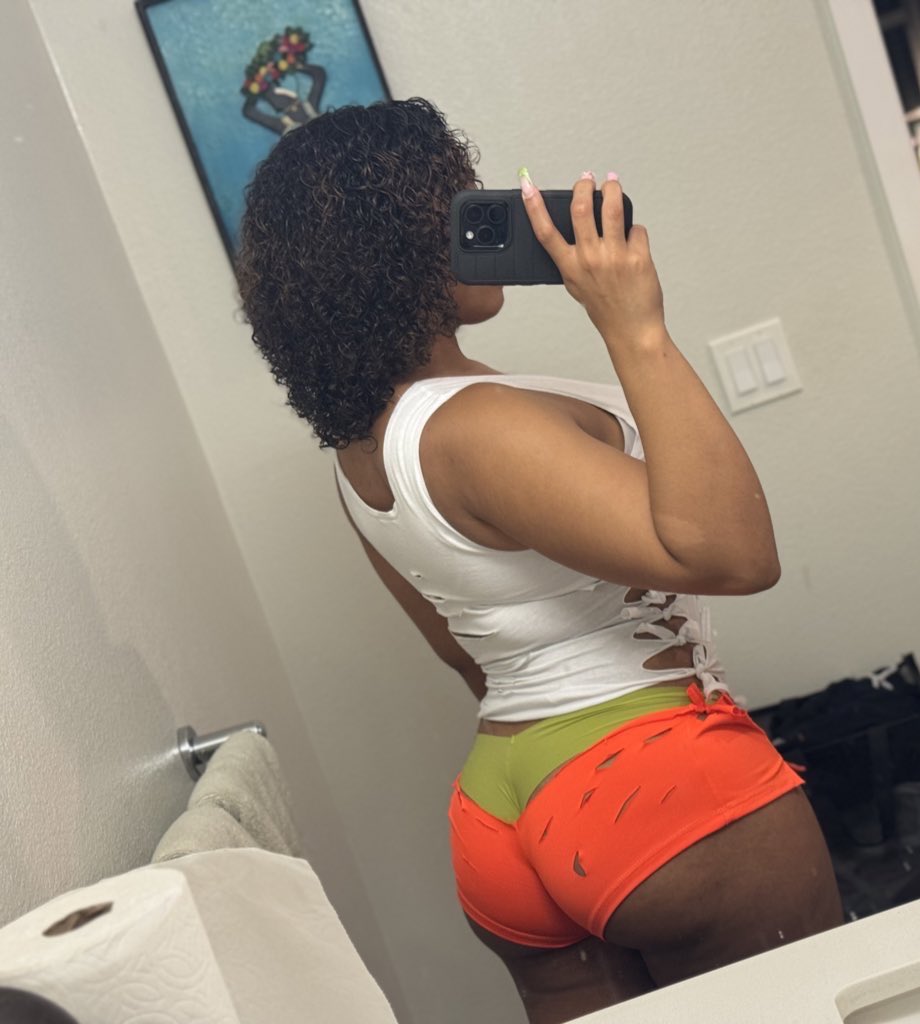 ✨IZZY’S ASSHOLE✨ tweet media