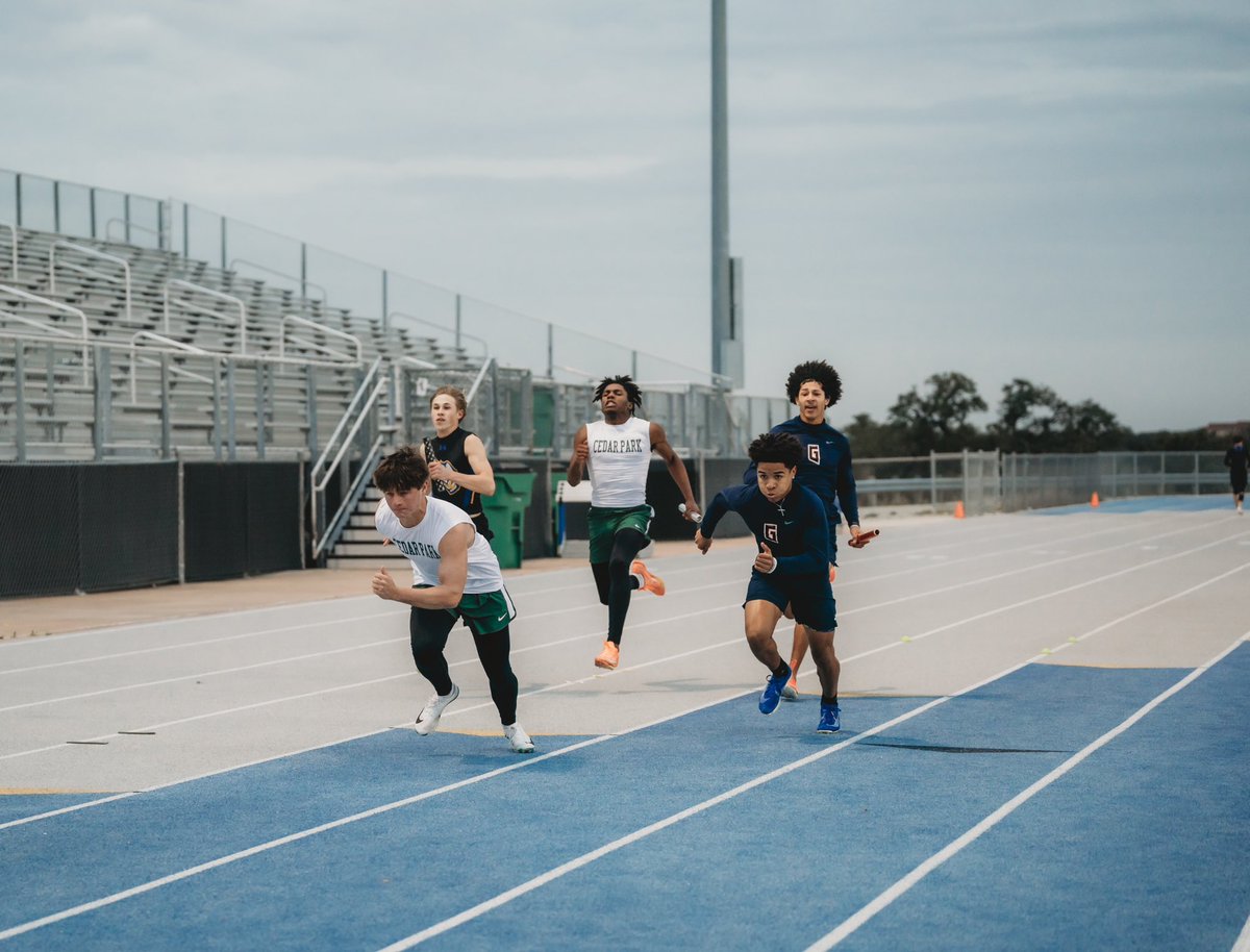 ZDeC21's tweet photo. Blessed is the one who perseveres under trial _James 1:12  It didn’t start off a great year but God has been faithful by putting great people in my life ✌🏿 Gonna be a fun season! @CoachQCPProud @_CoachSanchez @BrentBrittain83 @CPHS_XC https://t.co/m7l24wJLgZ