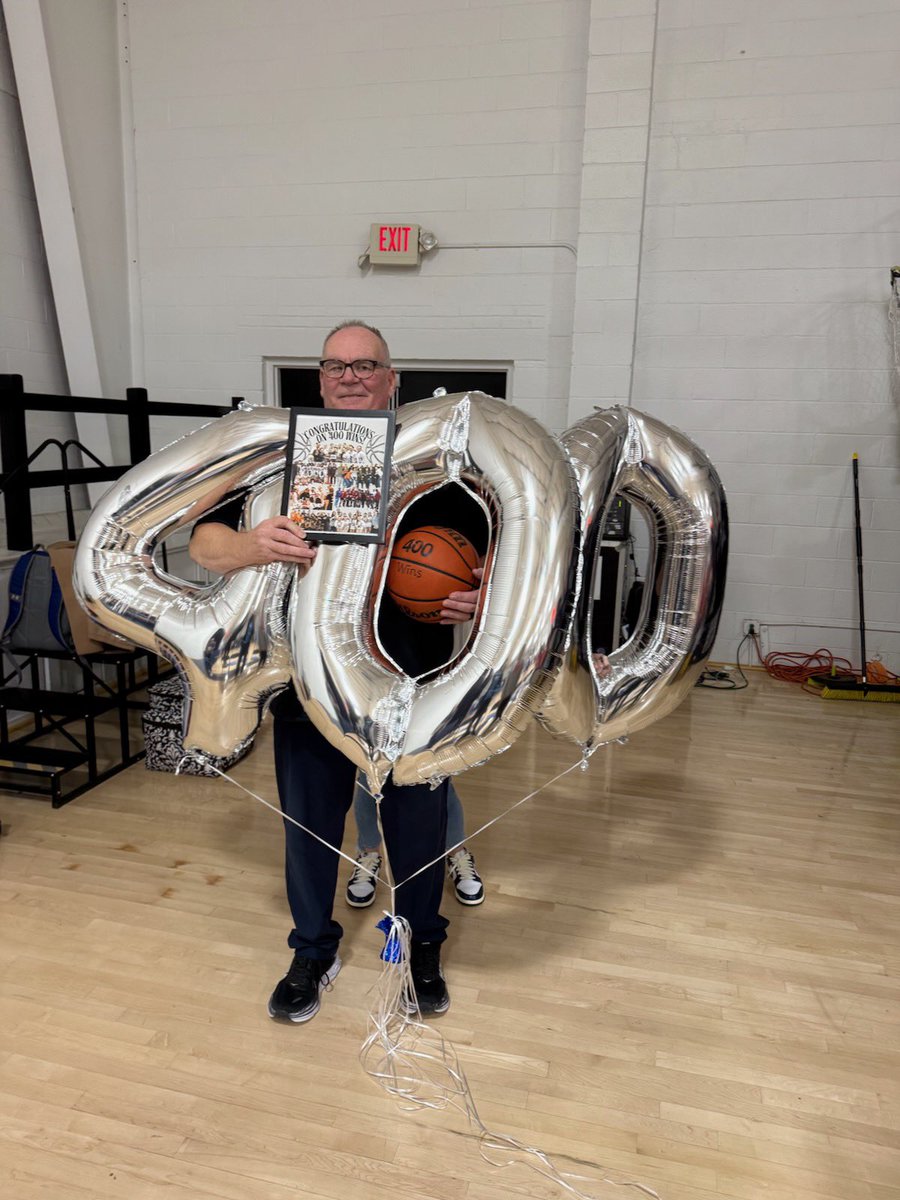 LarryStarr4's tweet photo. Got win 400 as a high school head coach tonight. Amelia Academy boys (1 year) Maggie Walker (2 years) Monacan (17 years) Blessed Sacrament Huguenot (2 years). I’ve been so blessed with great kids, coaches and of course my family. ❤️ https://t.co/ZC6WF7c0mP