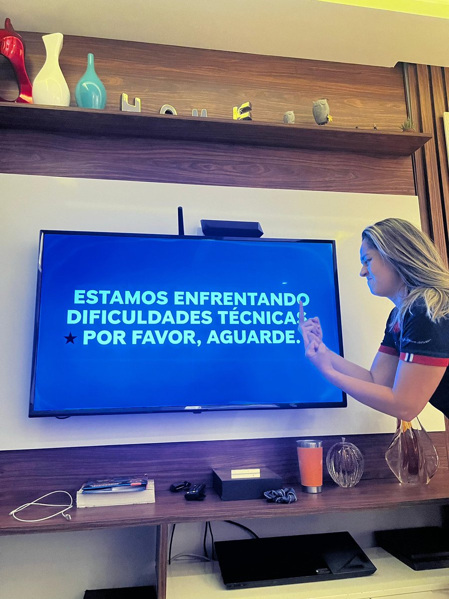 CHEIAAAAA DE ÓDIO DA <a href="/ParamountBrasil/">Paramount Pictures Brasil</a> . SACANAGEM DO CARALHO! QUERO MEU JOGO AGORAAA!!! BORA BAHIA MINHA PORRA
