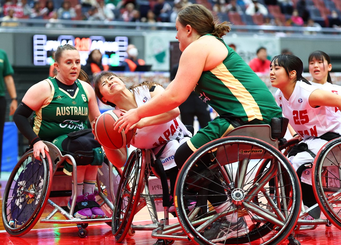 「2025国際親善女子車いすバスケットボール大阪大会」が開催され、Asueアリーナ大阪で熱戦が繰り広げられました🏀
日本代表チームは、第２位の成績でした☺️✨
大阪・関西万博の公式キャラクターのミャクミャクも駆けつけ、会場を盛り上げました🙌
osakacup.org
#車いすバスケ　#大阪カップ