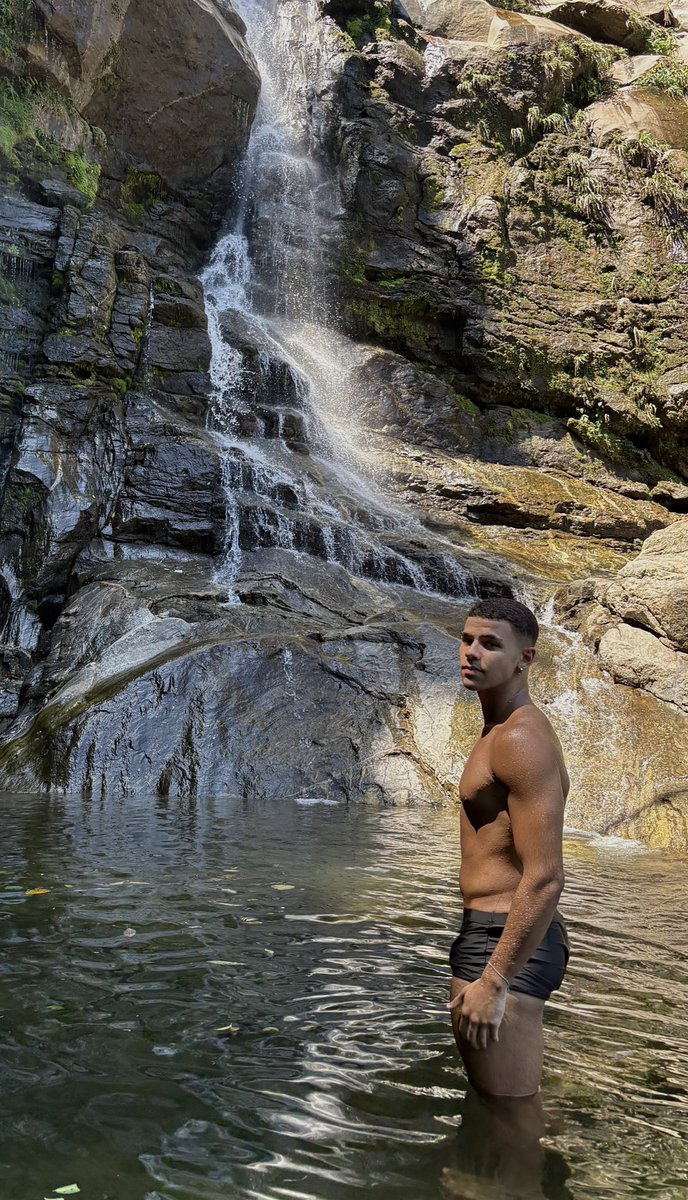 rabellothui's tweet image. marina sena me pediu para perguntar se posso morar no seu pensamento💭