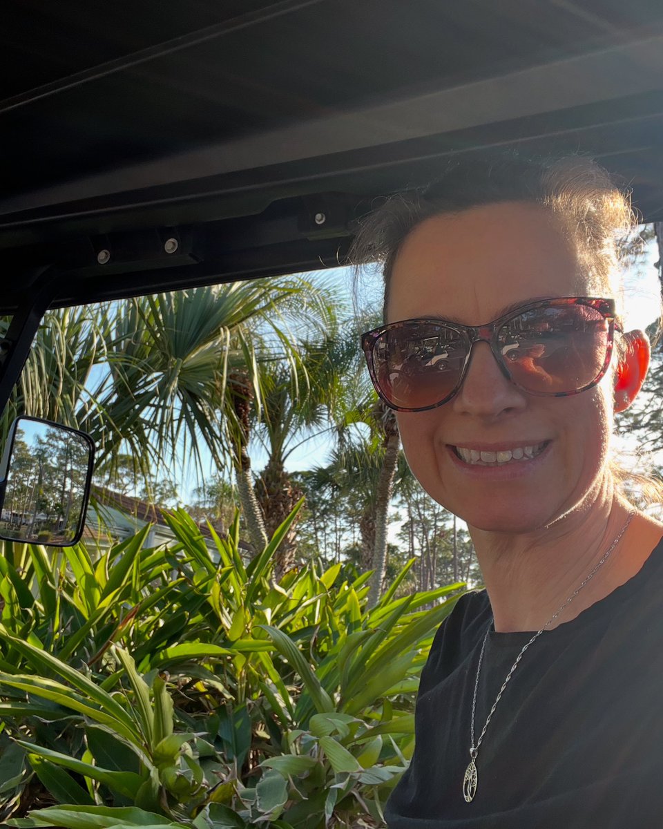 Headed to <a href="/WorldofWeeds/">WSSA</a> in Vancouver…by way of Sarasota, FL! Hope to see you soon ☀️