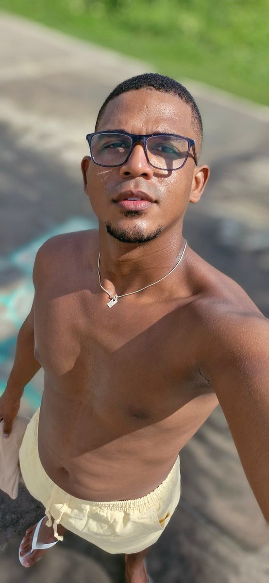 LopesDS25's tweet photo. Nesse calor da porra, só uma praia mesmo. https://t.co/8TqPrrfoB4