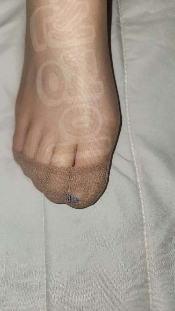 아내 사진 공유하며
소통하실분 쪽지주세요
#선경이 #팁토
#발가락 #발 #풋잡
#스타킹 #커스