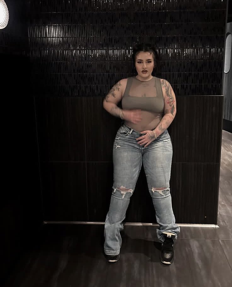 haleyjaee2's tweet image. I need more friends and buddies 🌹🥰