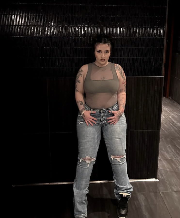 haleyjaee2's tweet image. I need more friends and buddies 🌹🥰