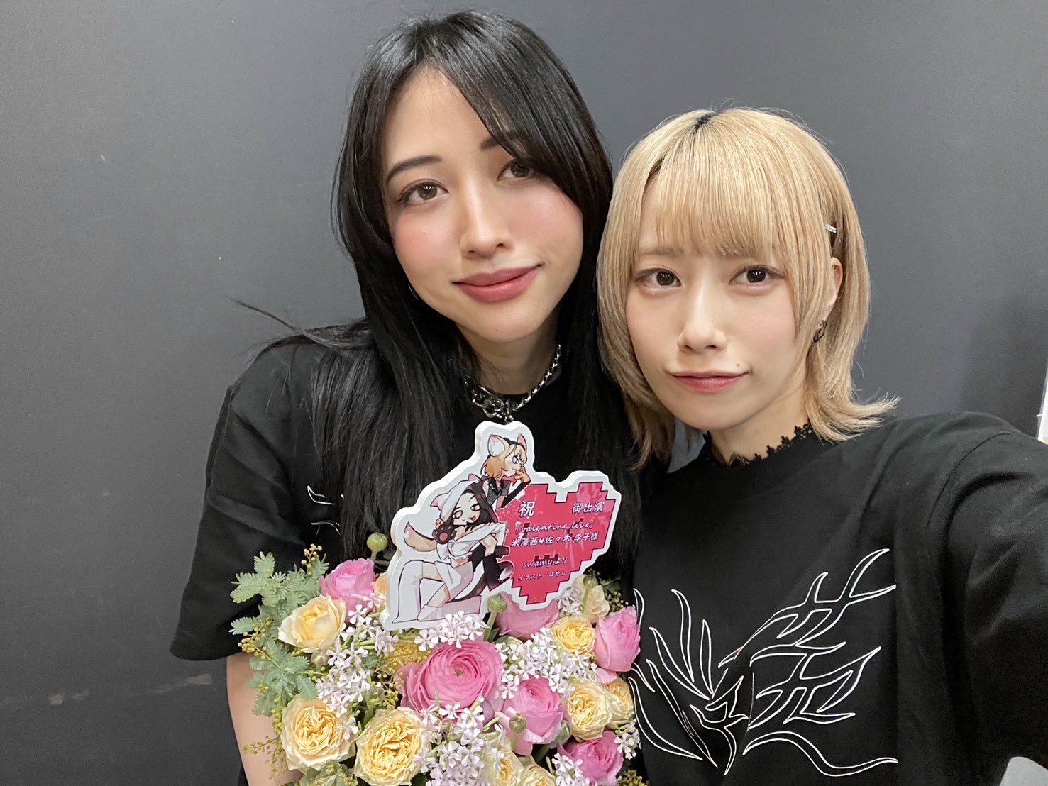 SSP Masquerade ドロリス(佐々木李子金箔押しサイン入り) WS Gix0qjla8AAW-vG.jpg