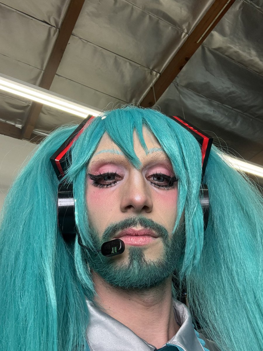 bbnomula's tweet image. sup