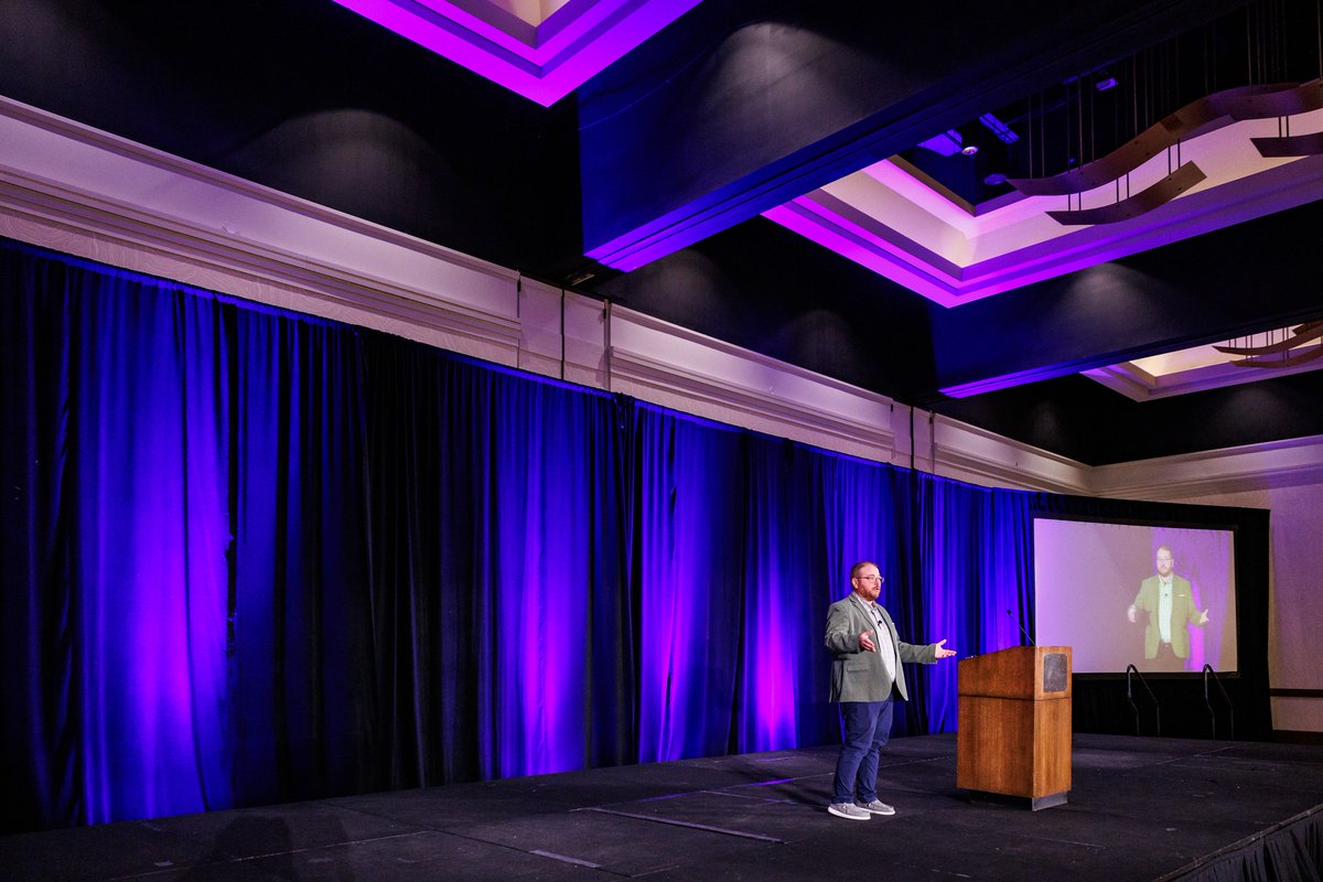 rtdemayturf's tweet image. Today ended a five week sprint of speaking engagements which has taken me to:

📍Palm Springs for @FieldExperts 
📍Sandusky for @OPRAOhio 
📍San Antonio for @TPITurfTalk 
📍Upper Arlington for Career Explorations

Grateful for the opportunity to connect with so many people, share…