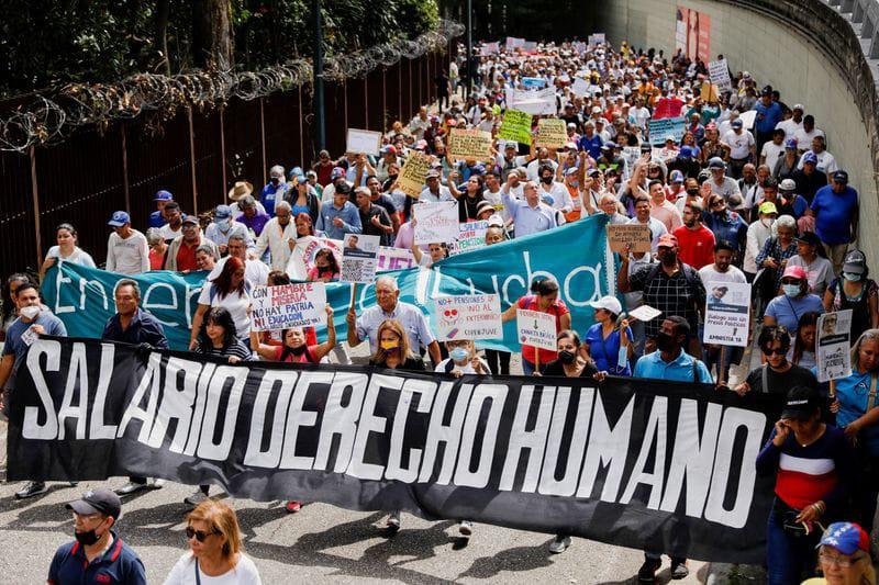 AsambleaCNCTL's tweet image. En Venezuela , los trabajadores no tienen acceso a los DESCA (Derechos económicos, sociales y culturales) pues,  para su realización, deben tener un salario mínimo vital que los saque de la pobreza.
#SinSalarioNoHayDDHH