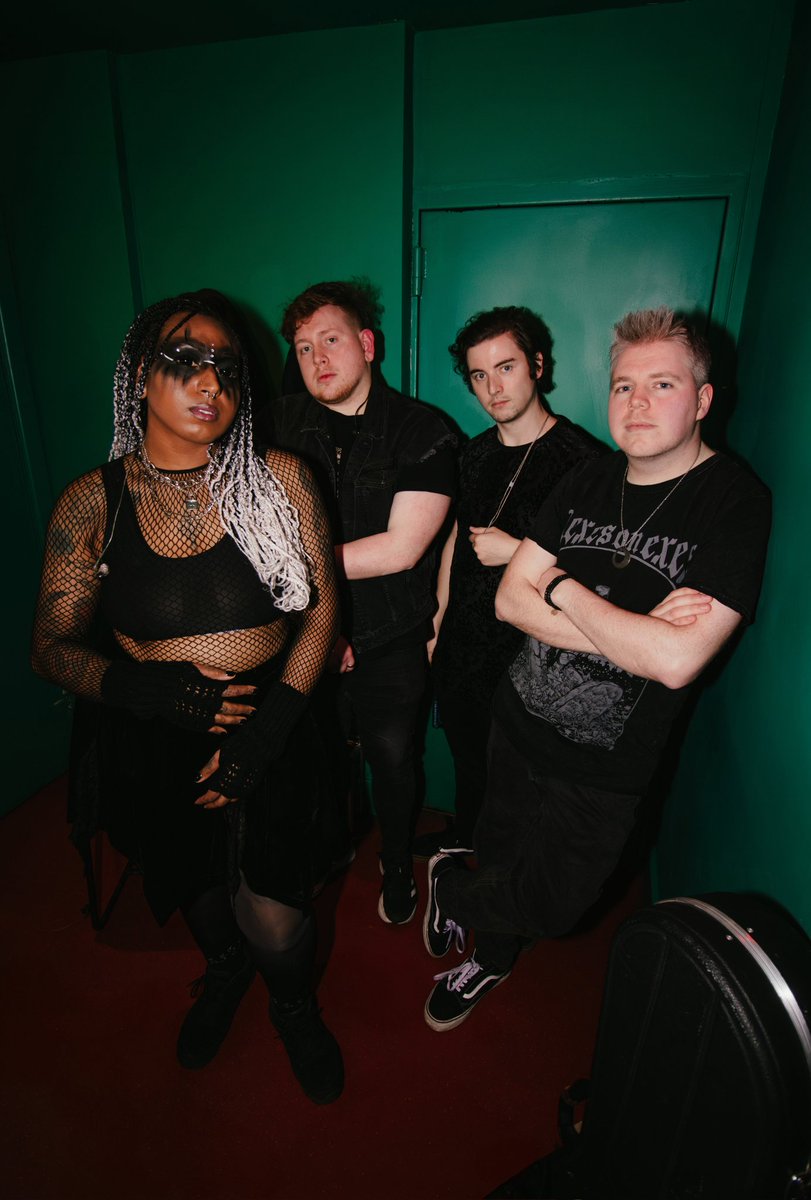 danievansmedia's tweet image. Had a wicked time working with this lot at @TheGarageHQ 📷

@DefencesUK bring on Modern Era Festival next month 🤟🏻

Photos to follow soon!