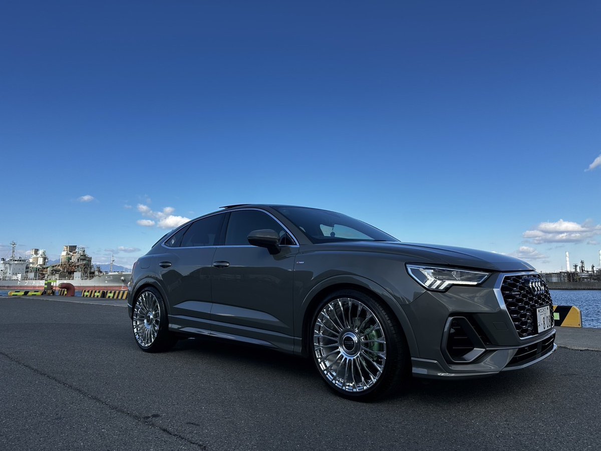 FACE_WHEEL's tweet photo. AUDI Q3 × FW1040
雑誌の取材を受けてきました!
後日掲載されますのでお楽しみに!
#facewheels https://t.co/xgpSXsRBWH