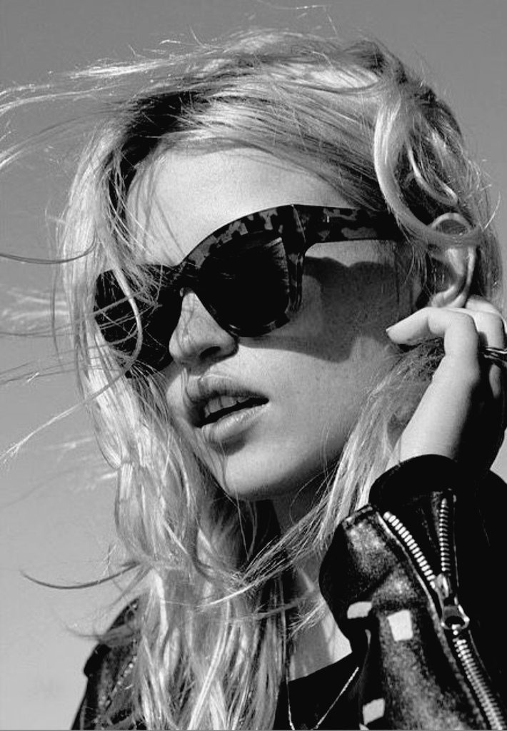 En los momentos más difíciles, más duros, más complicados de nuestras vidas conocemos a las personas que nos aman realmente.😉Buenos días. Feliz Miércoles 💙🦋
Olga Maria Sain