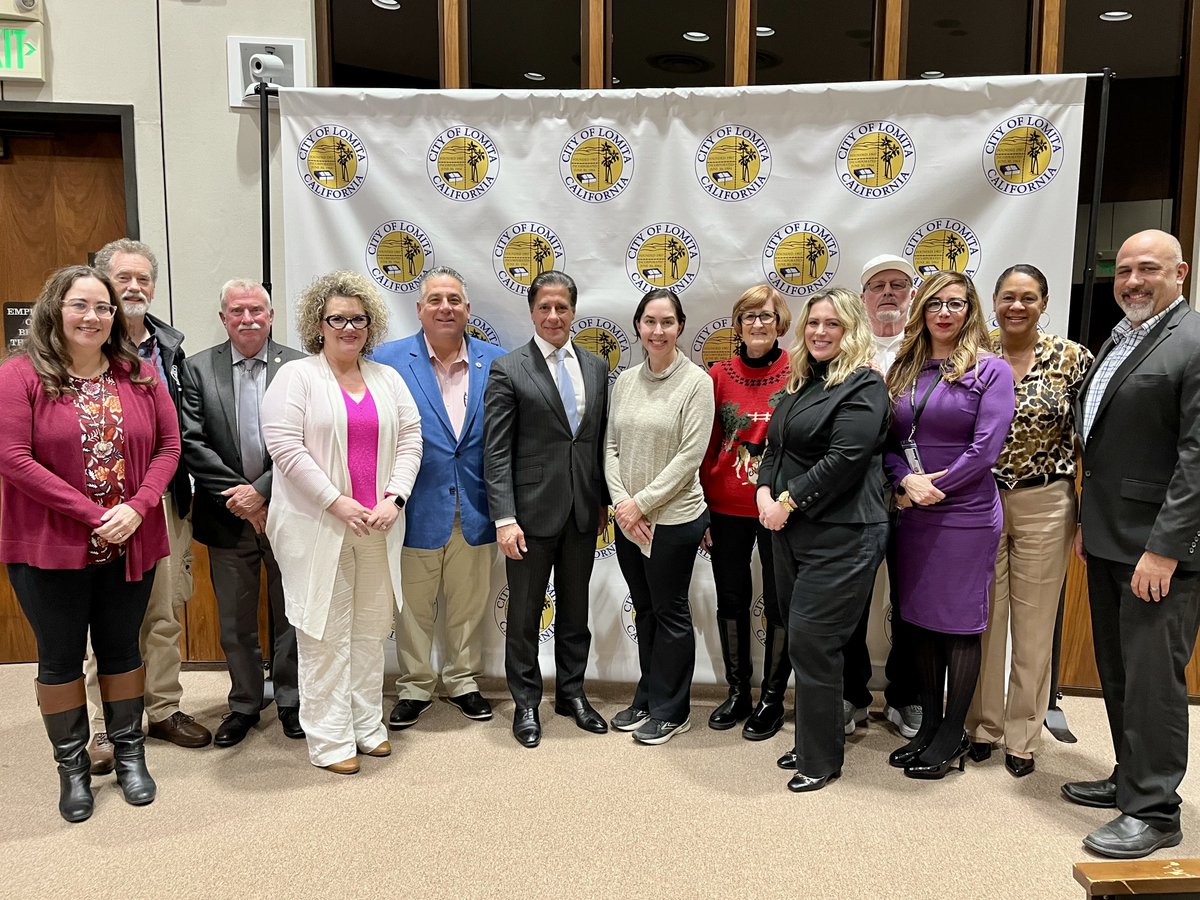 Alberto M. Carvalho (@lausdsup) on Twitter photo I was honored to join the Lomita City Council and Board Member Ortiz-Franklin to celebrate the <a href="/LASchools/">Los Angeles Unified</a> 10th Education Compact with the City of Lomita. With three Los Angeles Unified schools in Lomita and others in the surrounding area, this partnership will provide more I was honored to join the Lomita City Council and Board Member Ortiz-Franklin to celebrate the <a href="/LASchools/">Los Angeles Unified</a> 10th Education Compact with the City of Lomita. With three Los Angeles Unified schools in Lomita and others in the surrounding area, this partnership will provide more