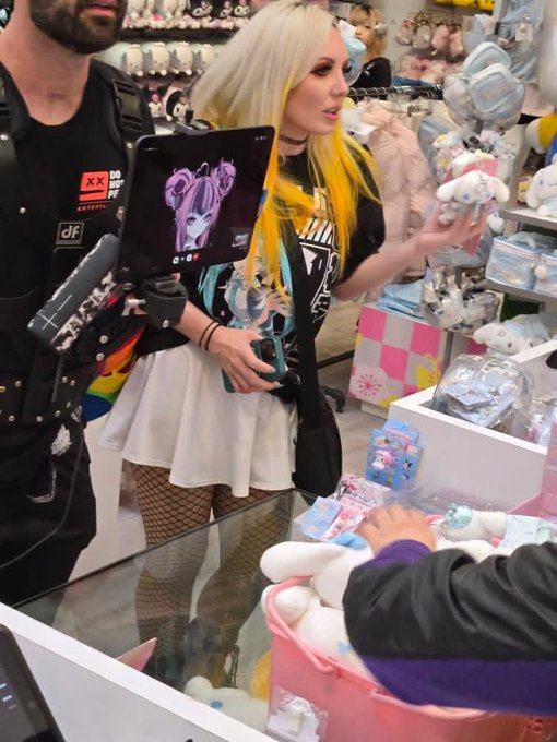 She said no pickles https://t.co/Y86PHyXRqZ