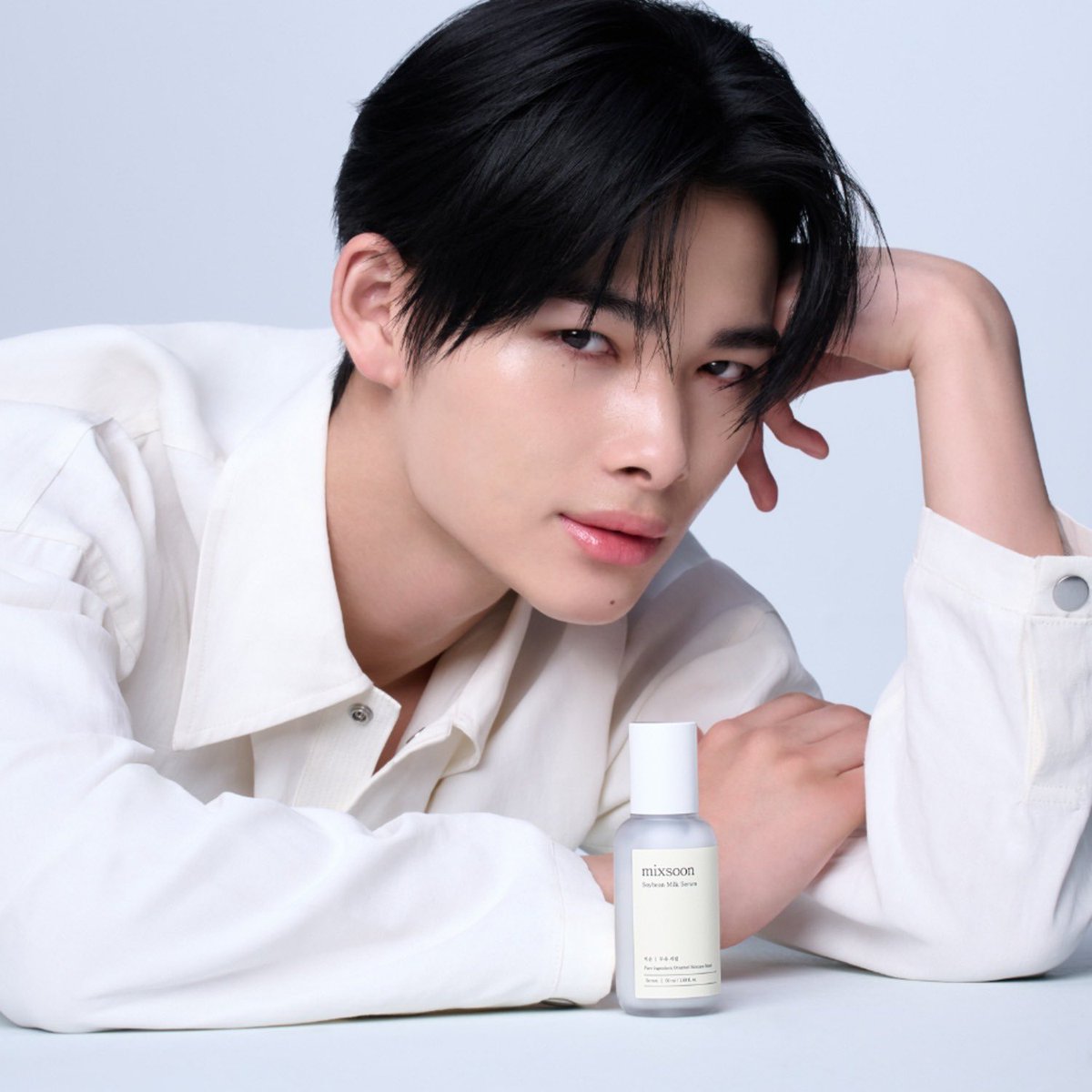 ㄴㅁ 일본남배우처럼생겼다..
일본인인데 어떻게이렇게일본인처럼생겻지