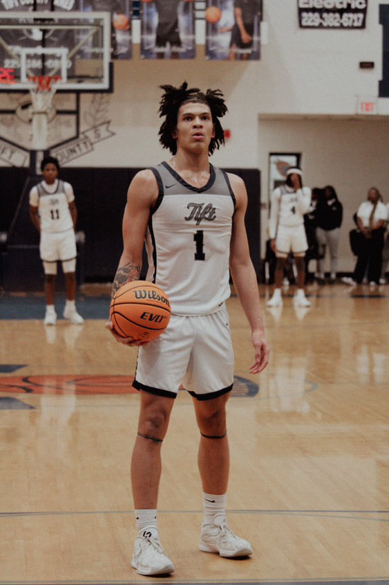 24TLB's tweet image. BLUEDEVILNATION!!   Join me in Congratulating JJ Lamar for making first team all region!  JJ made tremendous strides on improving and I am so happy that everyone noticed the work that he has put in!!  So Congrats JJ this award is well deserved!!