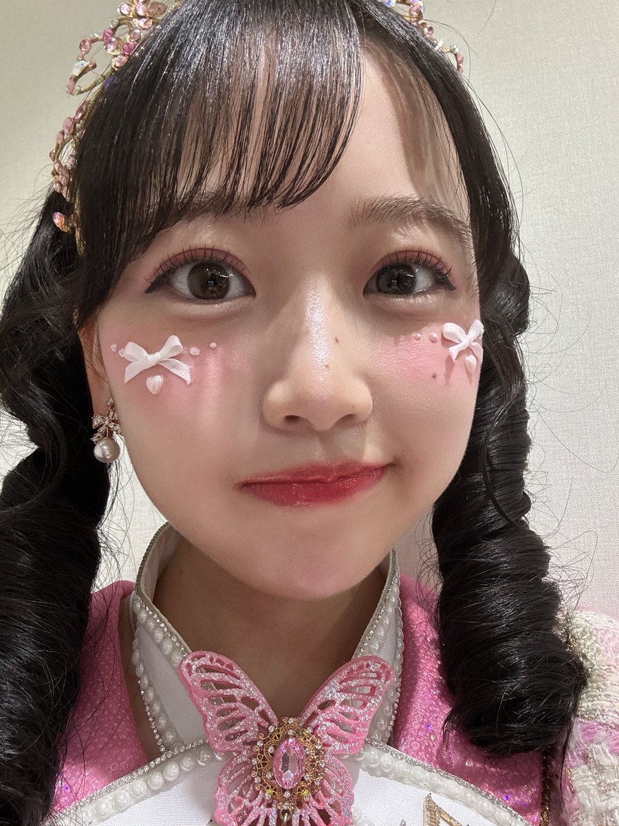 mochi__cosme's tweet photo. 『今日は絶対盛りたい❕』って日はFRUITS ZIPPERの松本かれんちゃんの1軍コスメを真似っこしてるんだけど、甘いばぶ顔になれて超盛れます…☝🏻💫💭 https://t.co/ZcZTSHbfPS