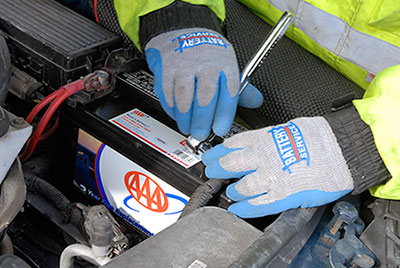 The arctic air can wreak havoc on your car's battery. Use these tips to know when your battery may be failing and avoid an untimely breakdown: aaa-text.co/4hJF5wK