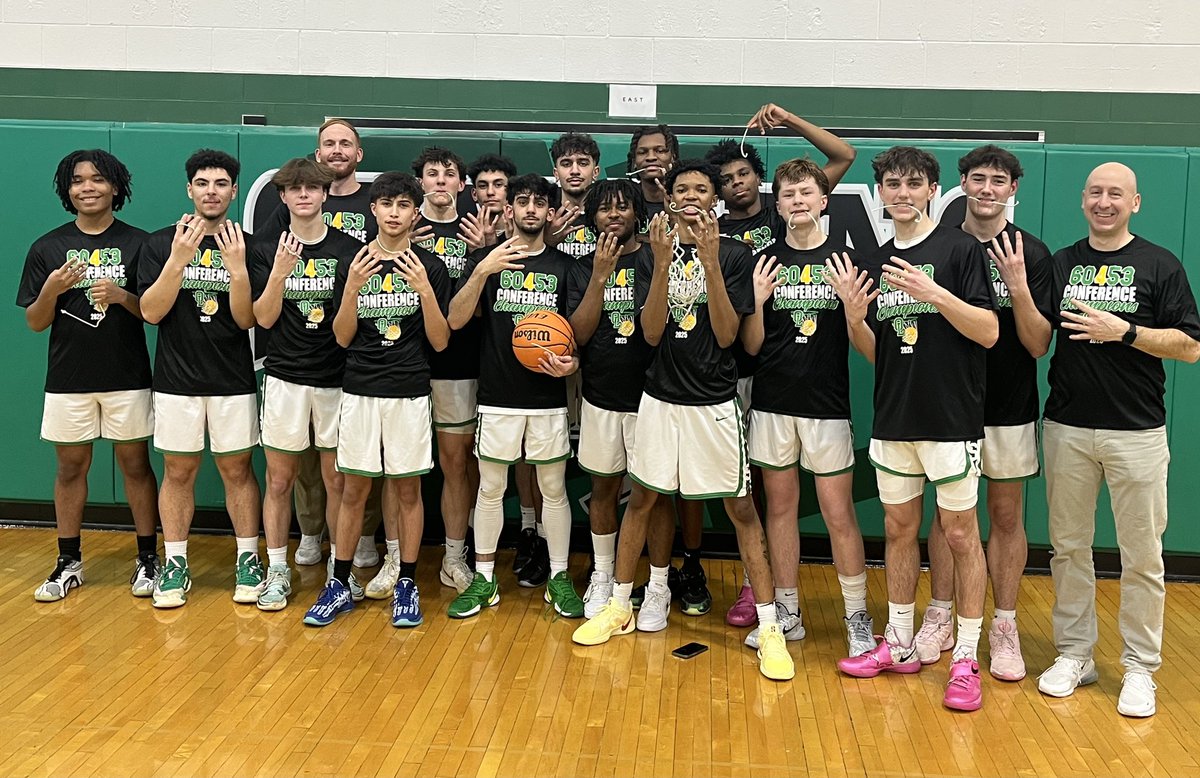 oaklawnhoops's tweet photo. Spartans (23-8, 12-1) at home over Eisenhower in their last regular season game by a score of 87-37. Senior Dontè Montgomery led us with 30, Junior Marc Harvey
with 12, and Senior Manager Shane Mulcahy had 5. Wrapped up a 4-Peat in the SSC Red! https://t.co/kSmcsCYwWz