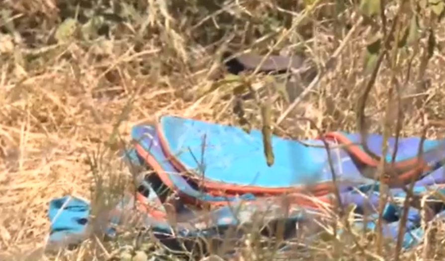 A 13 year old Jaylan Njoroge was found brutally murdered after disappearing on his way from school for 4 days. His body lay in a thicket 200m from their home, where he lived with his grandmother in Kamulu.
He had no shoes, with multiple stab wounds! #Brekko #GRLife