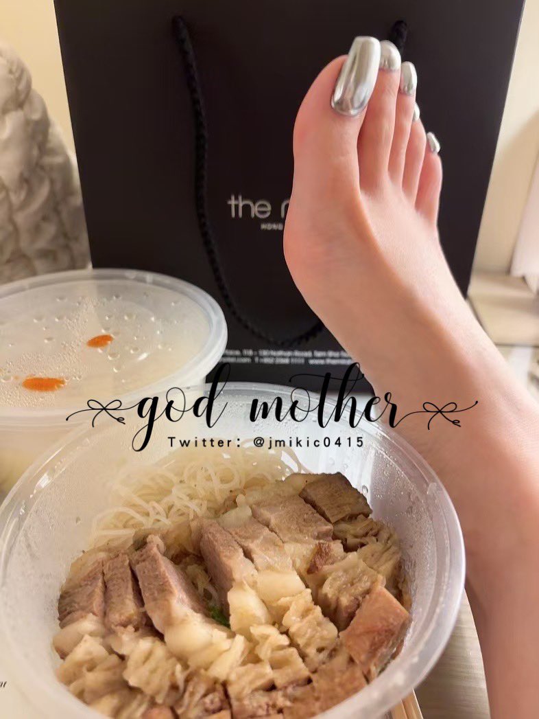 🇭🇰儿子送来的牛腩米粉，不错，很乖
<a href="/jiaoshibw/">🦶👨‍🔬</a> 
#恋足 #恋足舔脚 #线下足交