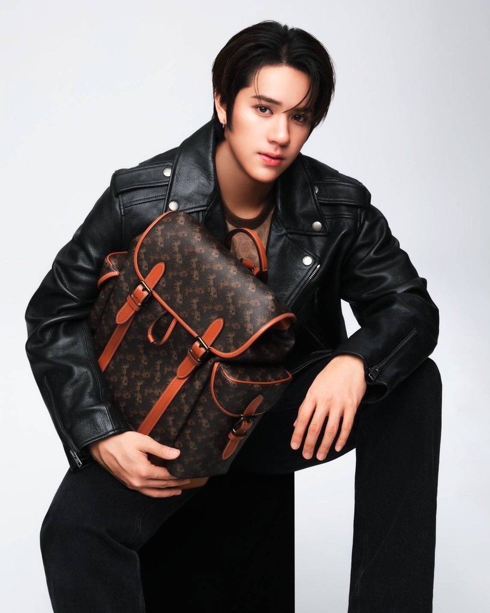#VogueReports Coach ประกาศแต่งตั้ง ‘นนน’ รับตำแหน่ง Friend of Coach South East Asia

หลังจากร่วมงานกับแบรนด์ <a href="/Coach/">Coach</a> ในยุคของ Stuart Vevers มาอย่างต่อเนื่อง ‘นนน-กรภัทร’ <a href="/mynameisnanon/">NANON</a> ก็ได้รับการแต่งตั้งเป็น Friend of Coach South East Asia