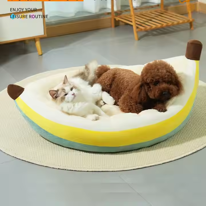 LunaJIA9899's tweet photo. A banana nest that little babies love❤️❤️#cat #catproducts #catsupplies #catfurniture #homestyle #interiordesign #productdesign #homeforpet #catscratching #catscratcher #catscratchpad #scratcher #scratchingboard #catscratchboard #modernhome #catbed #catstyle #ecofriendly https://t.co/QOUPyMifVi