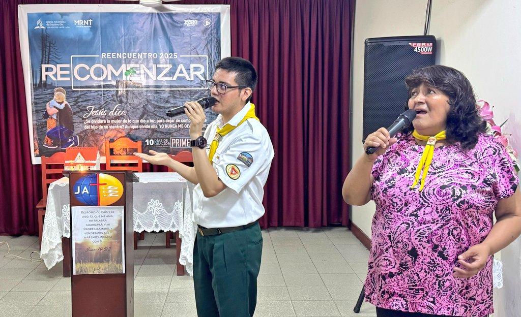 🔰Entre momentos de alabanzas y adoración a Dios, iniciamos el 3️⃣er día de la Semana de #Reencuentro2025 🌱 en nuestro campo misionero #APCE 🇵🇪

📖¡Que esta noche el espíritu santo toque muchos corazones!♥️ #RID #Recomenzar