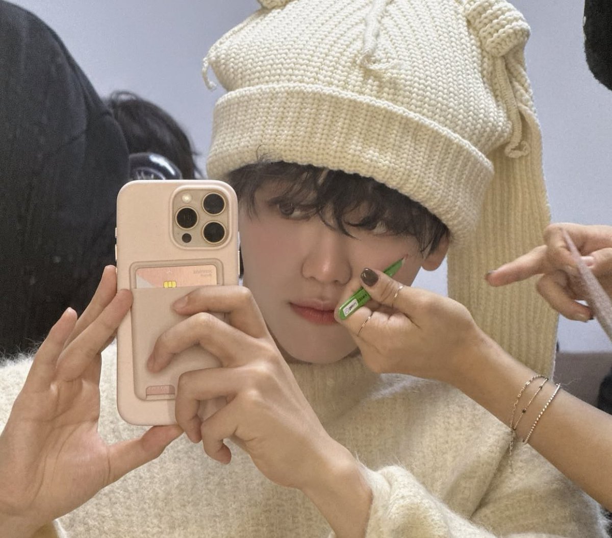 s↺ngsingha— tweet media