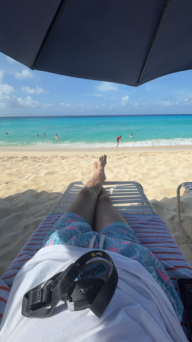 vvsFire's tweet photo. im halfway through my cruise and ngl fellas im so hyped to be back home. its been SO MUCH fun on the islands but i was lowkey getting into the streaming/gaming grind. Hope yall are doing well and see you Saturday night! (also heres some flicks from the trip so far🙃) https://t.co/qfqJYSgmpC