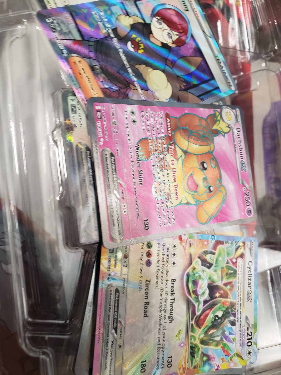 WagyuShrimp's tweet photo. Decent pulls from 4 packs at work today https://t.co/lkRvu0H1mR