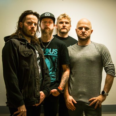 wolfonfireband's tweet photo. 2025, the year of the wolf🔥
Yeah, and btw…new single hitting your ears on Friday!

#wolfonfire #wolfonfireband #newsingle #vagabones https://t.co/Nk8zVbKtin