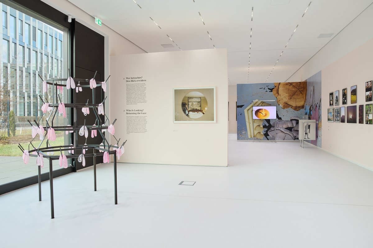atutsekstiftung's tweet photo. DISCOVER THE UNSEEN | Young Curators Program: An unscripted approach to #contemporaryart.
Not every space allows for uncertainty, for questions without quick answers. The Alexander Tutsek-Stiftung's #YoungCurators Program does.
#fundingprogram #artcurators https://t.co/df3LEDVIHd