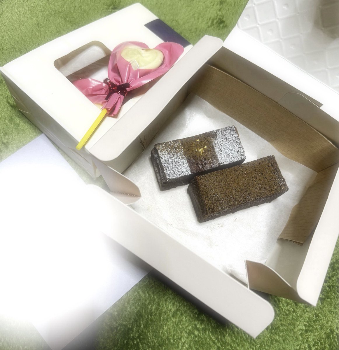 初めてのバレンタイン💌🍫
5日間ゆったり彼女と過ごせたのもはじめてで想い出いっぱい濃厚で消化しきれなかった🥺今も余韻ひたひた💭
投稿おくれてしまったけど天才すぎるテリーヌとハートのチョコ棒作ってくれました🥹💞
何もかもほんとにクオリティ高くて愛情もこもってて幸せでした😿💕ありがとう💗