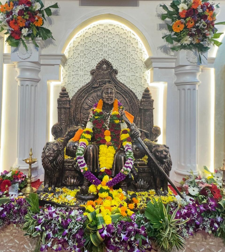 Swapi07's tweet image. The freedom that we enjoy today is the sacrifice which they made 

Humble tribute to the greatest warrior of Hindu Samrajya Chatrapati Shivaji Maharaj on his Jayanti.
#ShivajiMaharajJayanti 🙏
#ShivajiMaharajJayanti