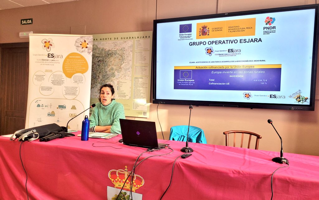 <a href="/aida_rgvaldes/">Aida</a> <a href="/FCesefor/">Fundación Cesefor</a> presentando el <a href="/Goesjara/">ESjara</a> en la jornada de presentación de resultados del Proyecto en #Hiendelaencina. Tras dos años de proyecto puesta de largo para dar a conocer nuestros logros y plantear los siguientes pasos