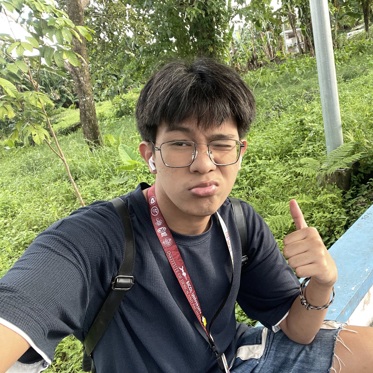 mochisilog's tweet image. school boy 🤓👍🏻