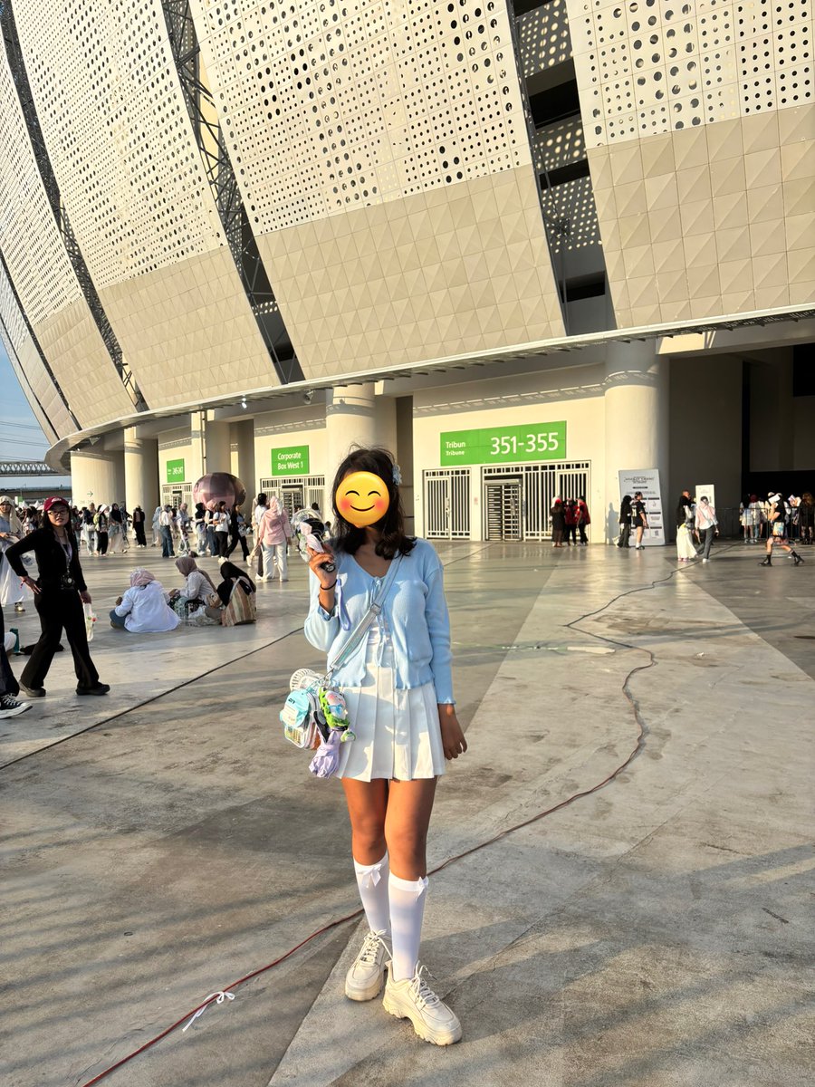 betteraprl's tweet photo. [090225]

ㅤ              •°. 17 Right Here in JKT *࿐ㅤ https://t.co/CRIQnupHpr