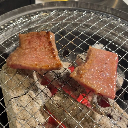 diary68093385's tweet photo. 【元町・牛三郎】
上カルビと上赤身メチャクチャ美味かった〜！

https://t.co/EvcH6a8KOY https://t.co/9yc7HOxqao